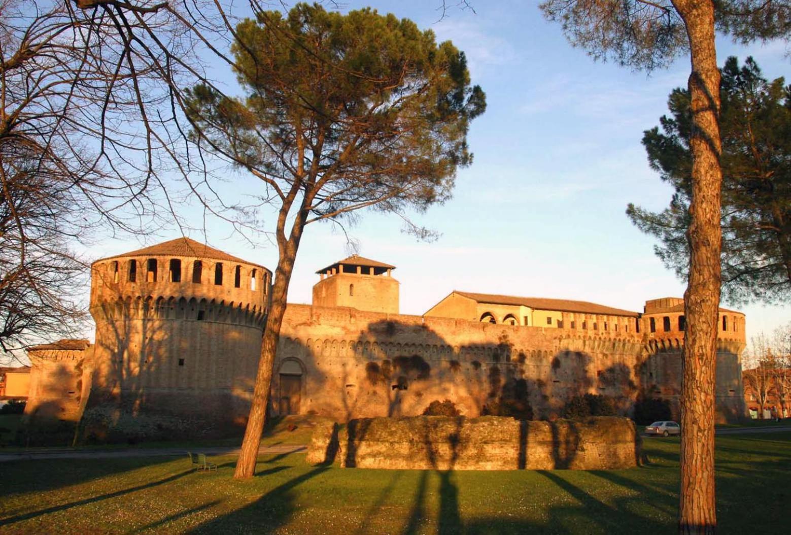 Le Due Corti Centro Storico - Autodromo Apartman Imola Kültér fotó